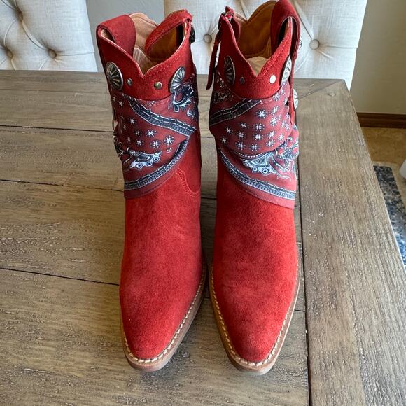 Dingo Red Ankle Boots with Bandana Detail - Picture 3 of 14